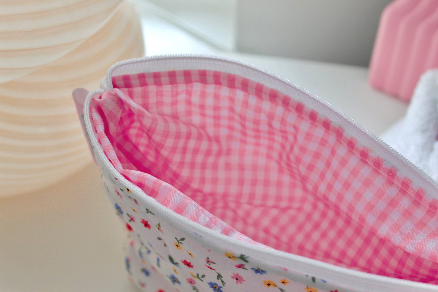 Standing Pouch - White Florals